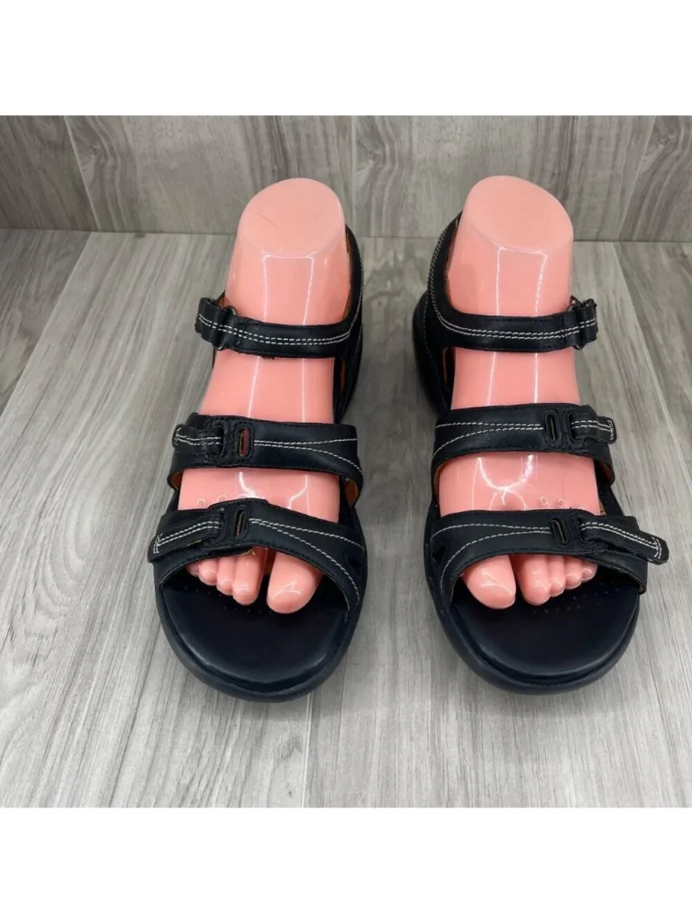 Clarks Sandals Womens 8.5M Black Leather Hook and Loop Strap Shoes